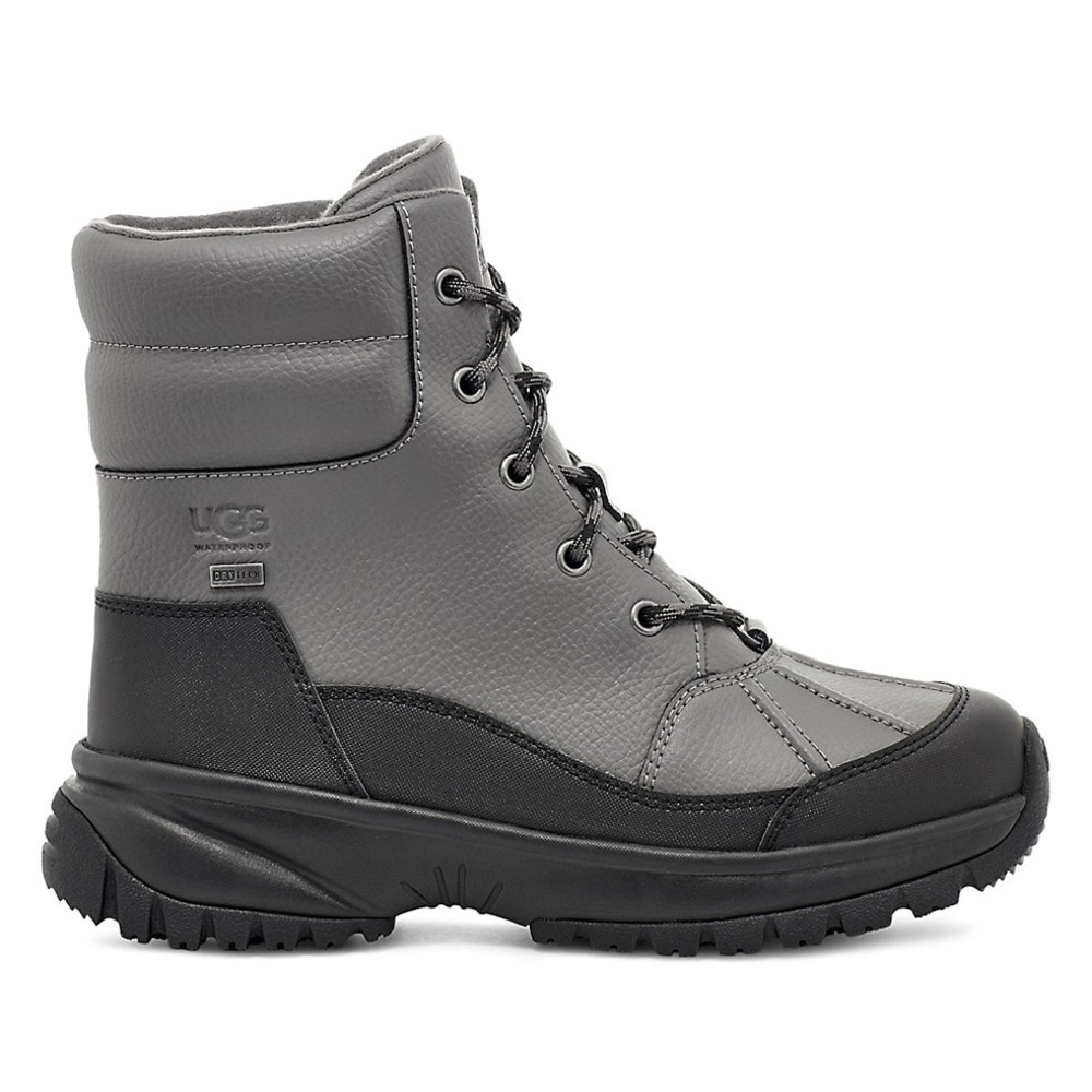 UGG winter boots - new - size 5